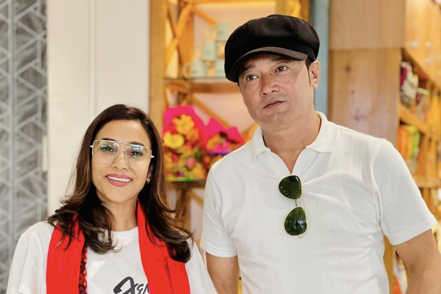 Uttam Pradhan and Niruta sing